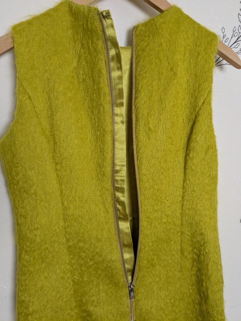 An Original Milly of New York Size 2 Chartreuse Mohair Wool Dress - Picture 3 of 5